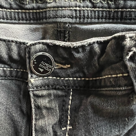 Almost Famous Boyfriend Jeans Juniors Plus - Picture 6 of 7